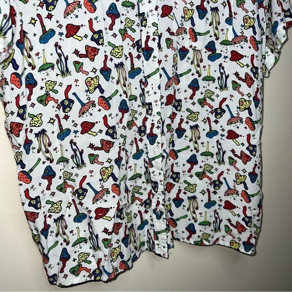 A-LAB Unisex Short Sleeved Button Down Trippy Mushroom Shirt Size Medium - Picture 11 of 15
